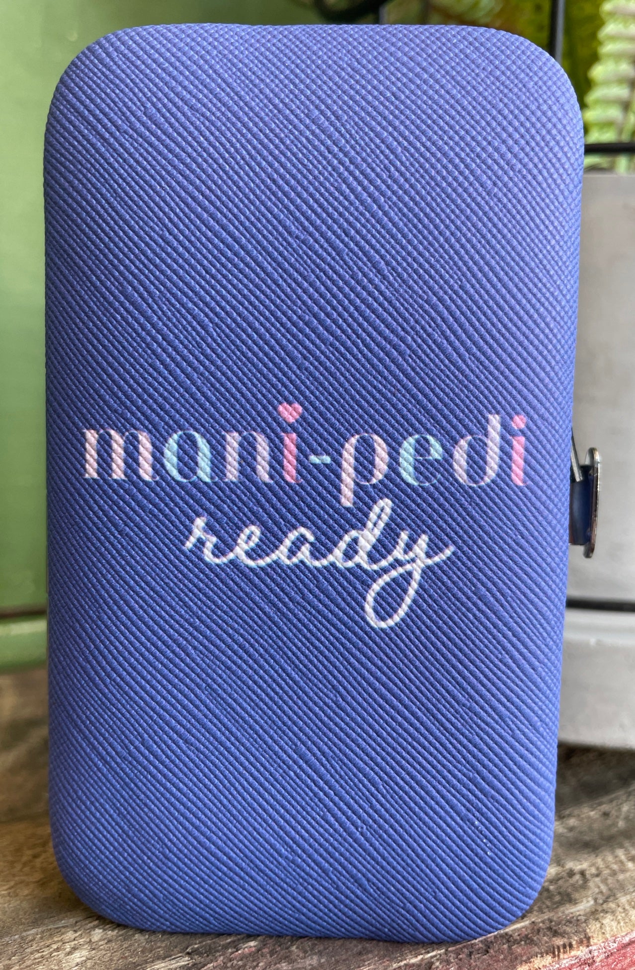 "mani-pedi ready" 6 piece manicure kit